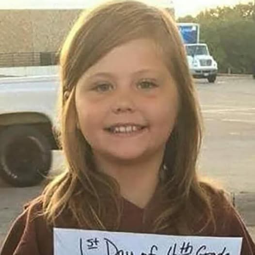 9-year-old dies 10 minutes after posing with this note: Police soon discover terrible mistake that killed her